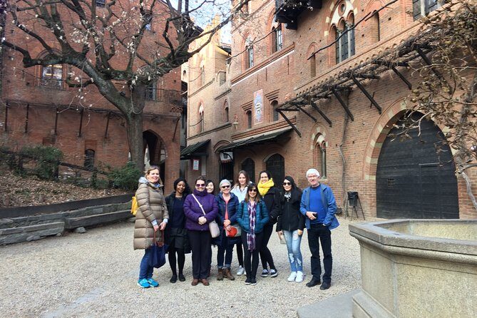 Walking Tour in small groups in English - Why This Tour Works for You