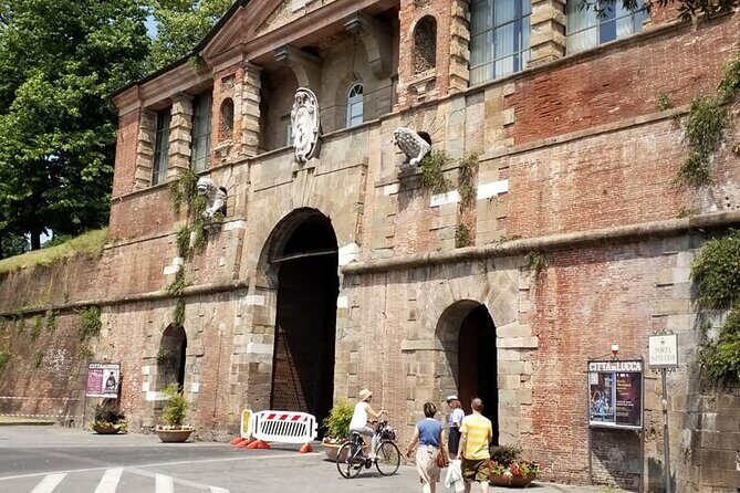 Walking tour of Lucca and its walls - Group Size, Cost, and Practicalities