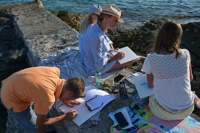 Watercolor workshops on the beach - The Atmosphere and Social Aspect