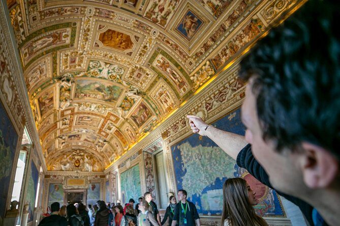 Wheelchair Accessible Sistine Chapel & Vatican Private Tour for Disable Visitors - A Closer Look at the Experience