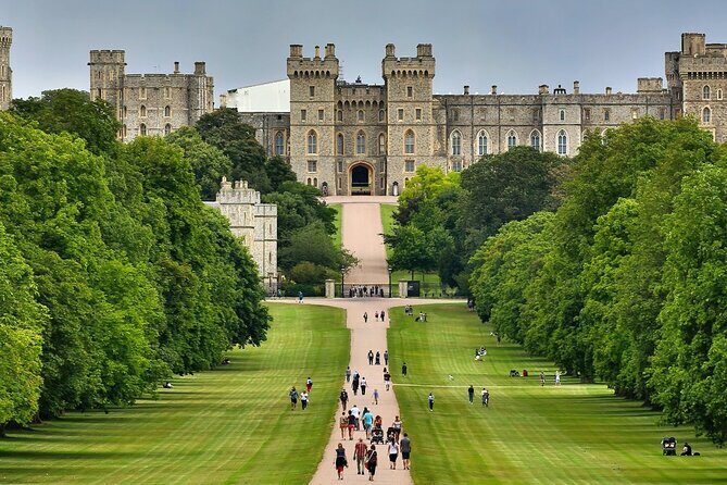 Windsor Castle Half Day Trip from London by Luxury Coach - What to Expect from This Windsor Castle Tour