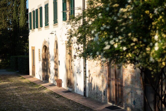 Wine and food tasting in an organic family winery - Who Should Consider This Experience?