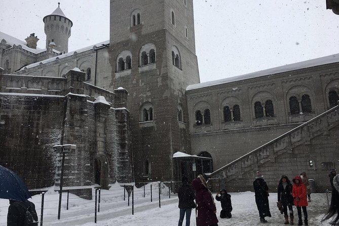 Winter Tour to Neuschwanstein Castle from Munich - Transportation and Group Size