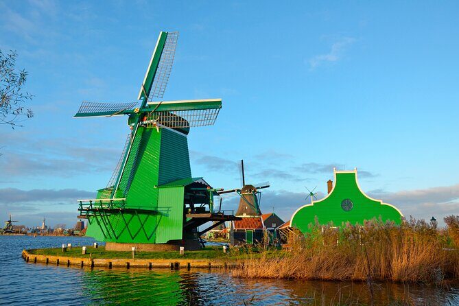 Zaanse Schans Windmills and Volendam from Amsterdam, Live Guided - Volendam: A Seaside Village Frozen in Time