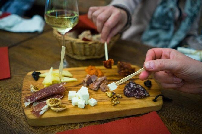 Zagreb Walking Food Tour - Sightseeing - Dolac market visit - Exploring Dolac Market