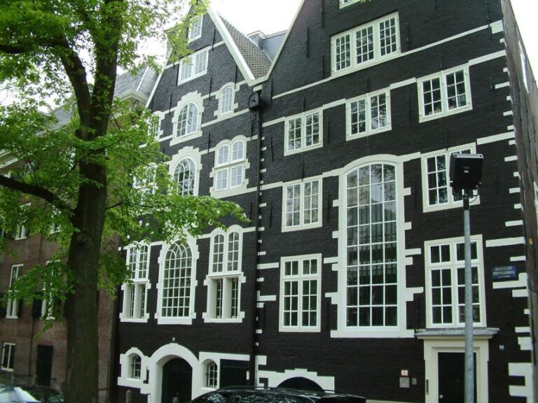 Amsterdam Old City Private Walking Tour - Who Will Love This Tour?