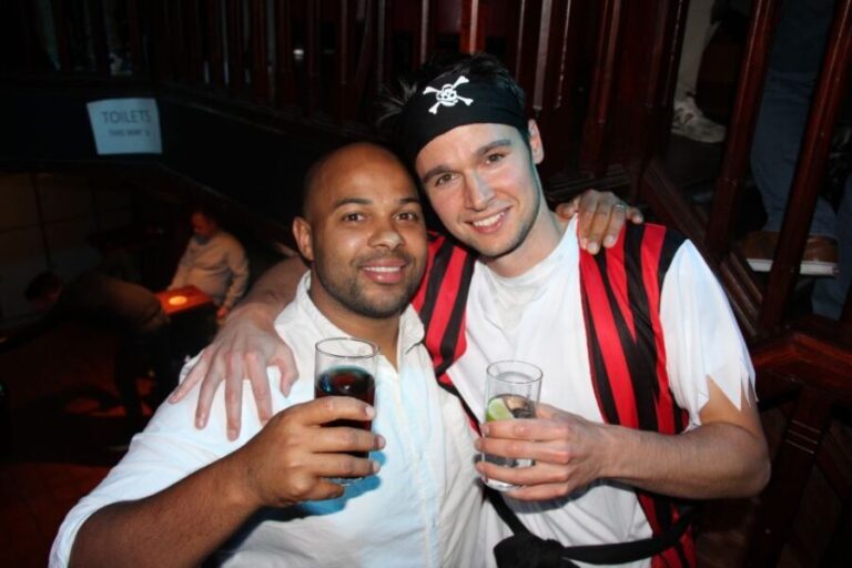 Amsterdam: Red-Light District Pub Crawl and Booze Boat Tour - A Closer Look at the Tour Experience