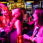Amsterdam: Red Light District Pub Crawl with Unlimited Shots - Why This Tour Works Well