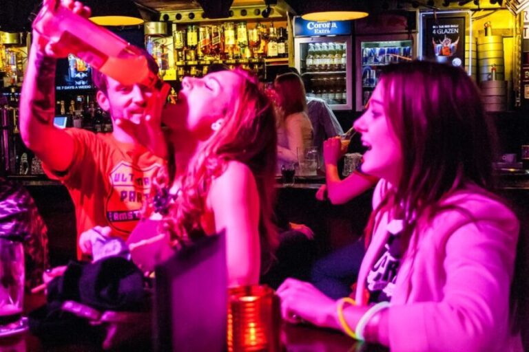 Amsterdam: Red Light District Pub Crawl with Unlimited Shots - Why This Tour Works Well