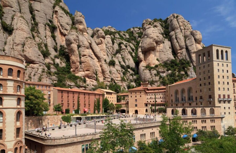 Barcelona: Montserrat & Sagrada Familia Guided Tour - The Bottom Line: Who Is This Tour Perfect For?