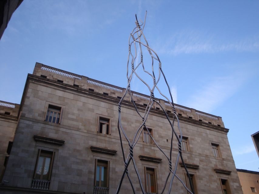 Barcelona: Private Gothic Quarter & Eixample Highlights Tour - Transition to Art Nouveau: The Eixample Neighborhood