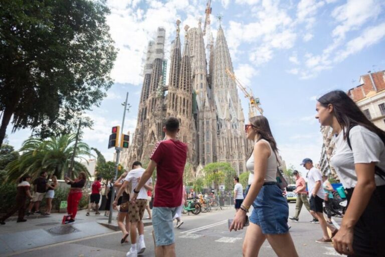 Barcelona: Sagrada Familia Fast Track Guided Tour - An In-Depth Look at the Tour Experience
