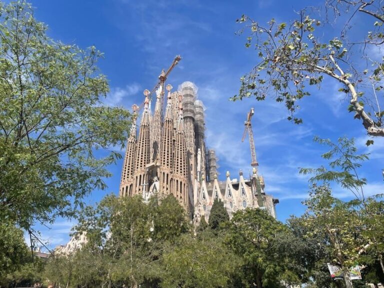 Barcelona: Sagrada Familia Skip-The-Line Guided Tour - The Itinerary: What Makes It Special