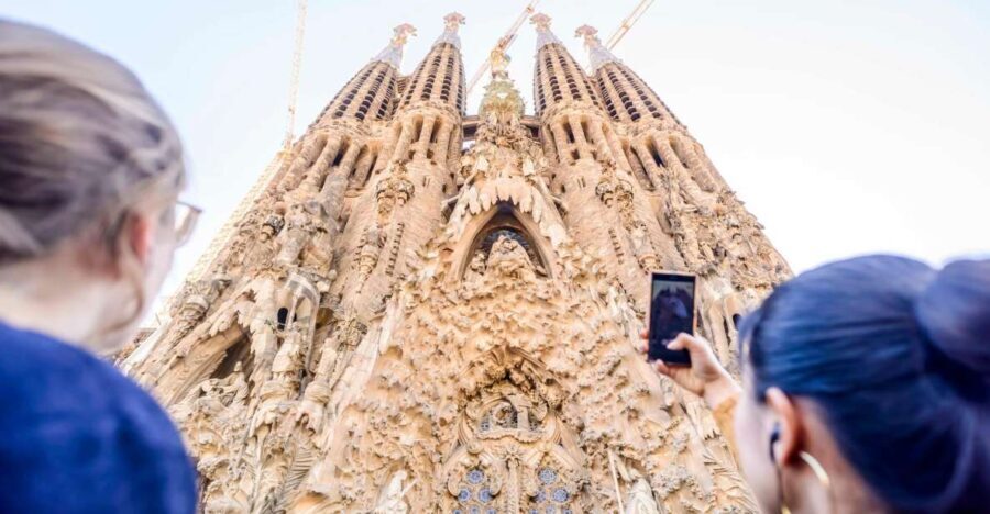 Barcelona: Sagrada Familia Tour with Optional Tower Access - What to Expect from the Tour