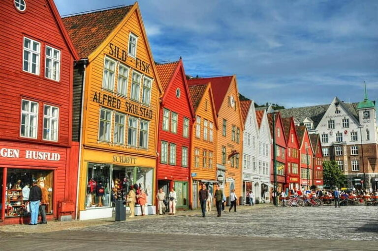 Bergen: Private Walking Tour With Local Guide - What to Expect on Your Bergen Walking Tour