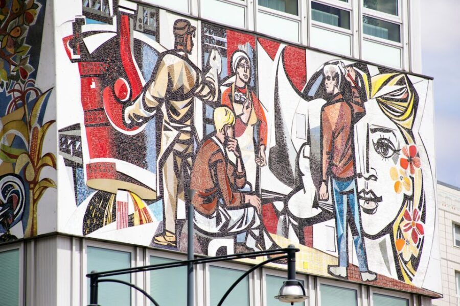 Berlin: Berlin Wall and the Cold War Walking Tour - Who Will Love This Tour?