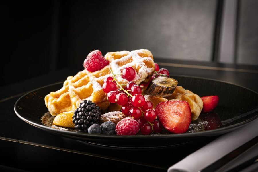 Berlin: Breakfast at Café Wintergarten - The Sum Up