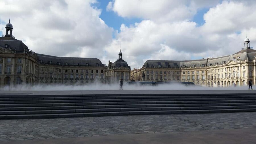 Bordeaux: Heart of Bordeaux Walking Tour - Key Points