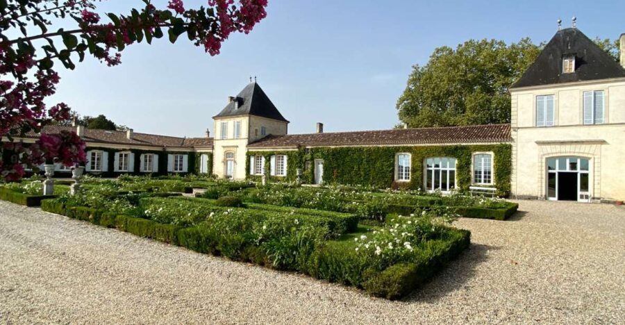 Bordeaux: Saint Emilion Village with Chateaus & Wine Tasting - What Makes This Tour Stand Out?