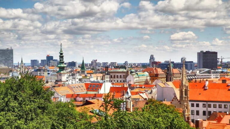 Bratislava: Express Walk with a Local in 60 minutes - The Sum Up