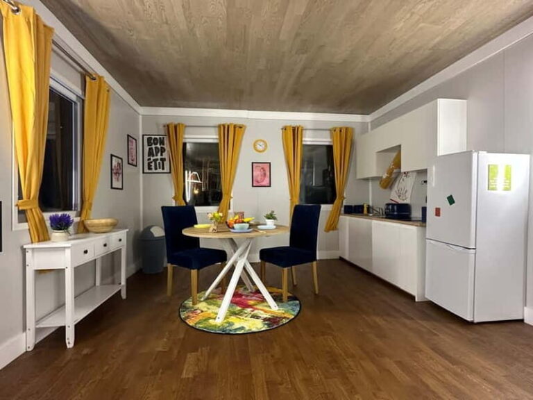 Bristol: Upside Down House Entry Ticket - Exploring the Interior: Whats Inside?