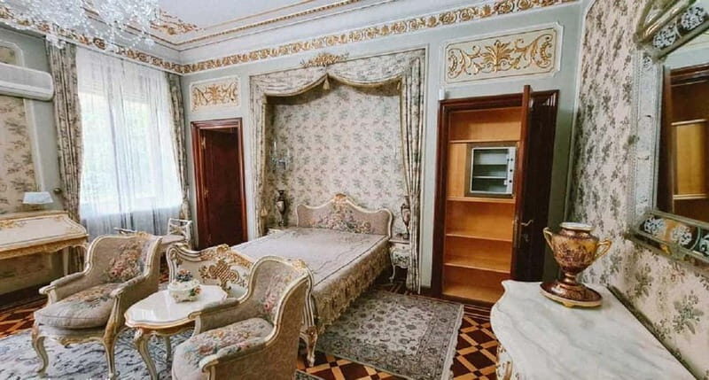 Bucharest : Parliament, Ceauescu Mansion & Village Museum - What to Expect and Practical Tips