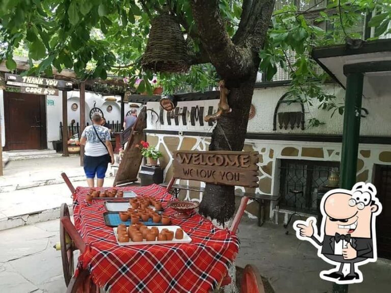 Bulgarian Evening: Traditional Restaurant & Folklore Program - Practicalities and Value