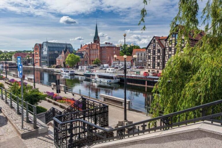 Bydgoszcz: Old Town Guided Walking Tour - A Deep Dive into the Experience