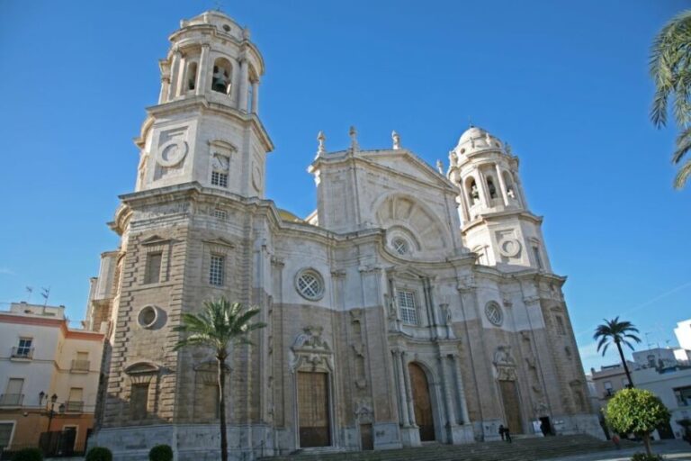 Cadiz: City Walking Tour to Torre Tavira and the Cathedral - The experience of inside views and panoramic vistas