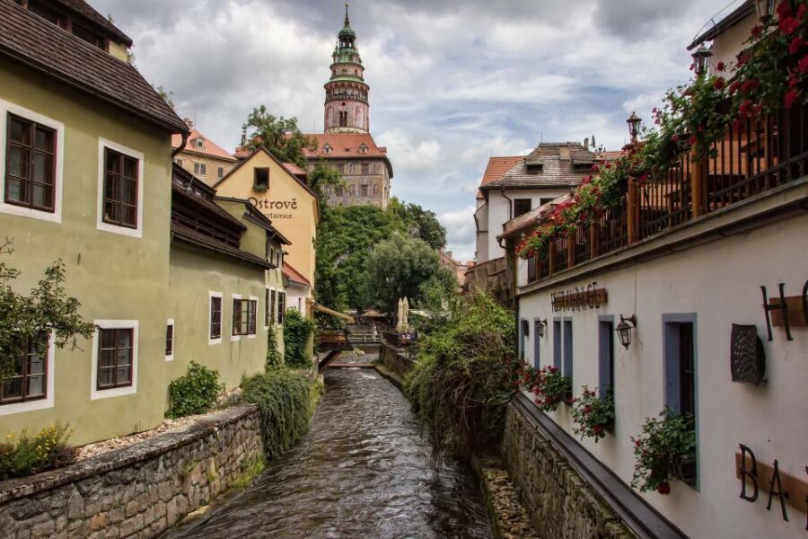 Cesky Krumlov Private Day Trip from Prague - Enjoying Local Cuisine and Beer