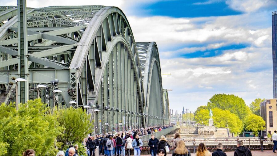 Cologne: Capture the most Photogenic Spots with a Local - Why This Tour Works for You