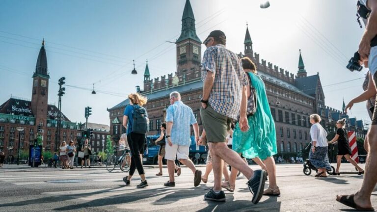 Copenhagen: 2-hour Old Town Private Walking Tour - Detailed Breakdown of the Itinerary