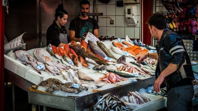 Crete: Knossos Palace, Heraklion City, Market Guided Tour - The Early Start and Transportation