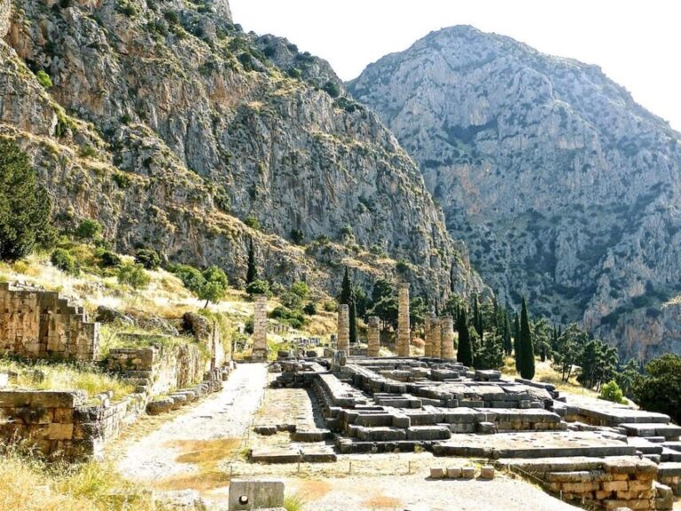 Delphi Skip-The-Line Private Tour - Expert Guide & Admission - The Experience of the Archaeological Site