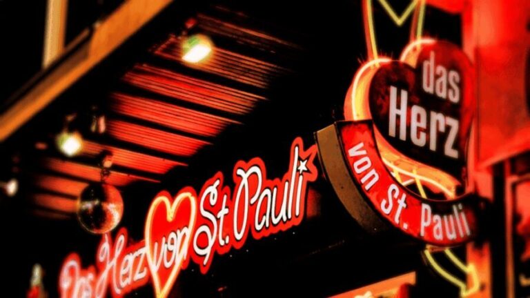 Die Kiez-Kapitän Reeperbahn & Beatles Kieztour Hamburg - The Value of the Experience