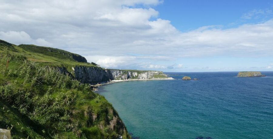 Dublin: Giant's Causeway & Glens of Antrim Day Tour - Exploring the Giant’s Causeway