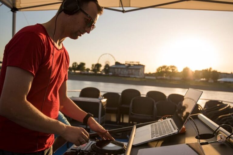Düsseldorf: 2-Hour Evening Rhine River Cruise with Live DJ - Why This Experience Is Worth Considering