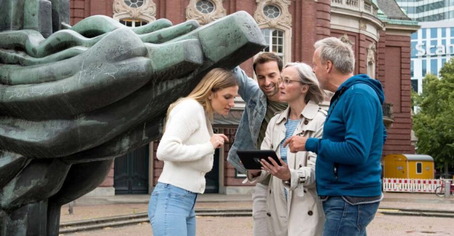 Düsseldorf-Carlstadt: Outdoor Escape Game with Game Master - Who Will Love This Tour?