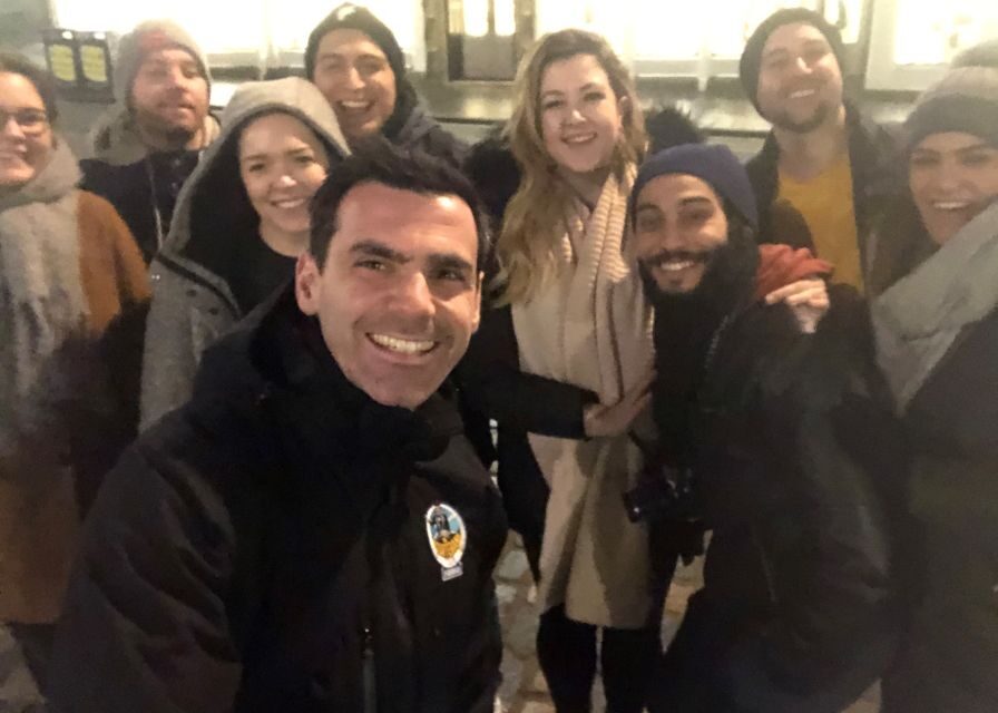 Edinburgh: Comedy Walking Tour with Professional Comedian - What You’ll Experience in Detail