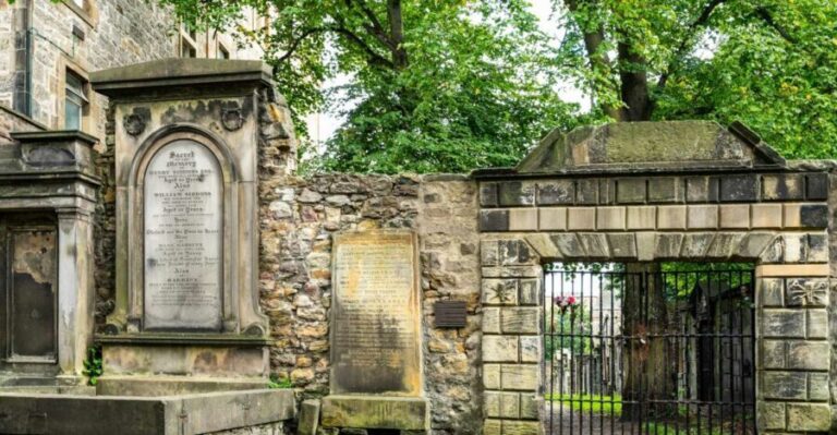 Edinburgh: Haunted Underground Vaults and Graveyard Tour - A Closer Look at the Tour Experience