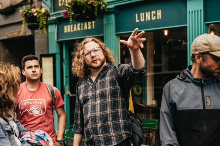 Edinburgh: Old Town Guided Walking Tour and Beer Tasting - Why Youll Love the Experience