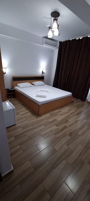 Eforie Nord: Blue Sky Hotel Accommodation with Breakfast - Dining and Breakfast