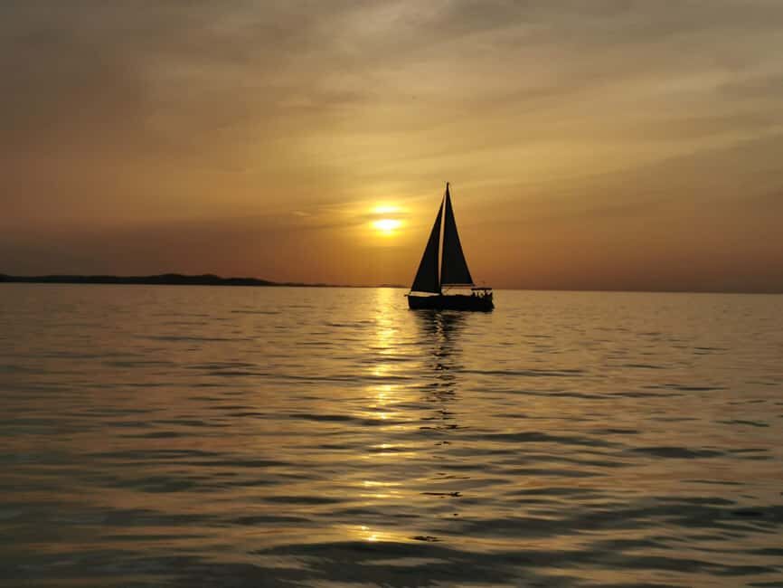 Elegant Sunset cruise under sails,large yacht,full comfort - The Value of the Experience