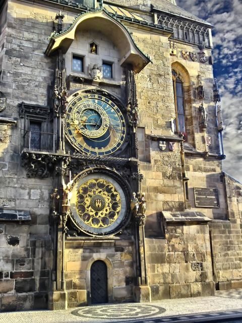 Essential Prague Walking Tour - Analyzing the Value