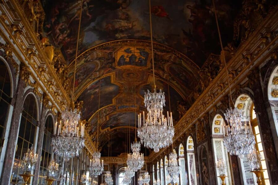 Excursion to discover the Versailles Monarchy - What We Love About This Tour