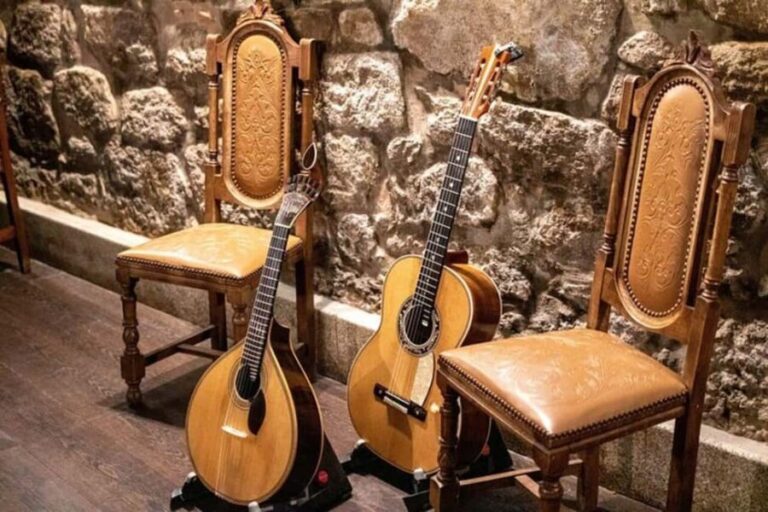 Fado Half Day Guided Tour with Dinner & live Show in Lisbon - Why This Tour Works Well