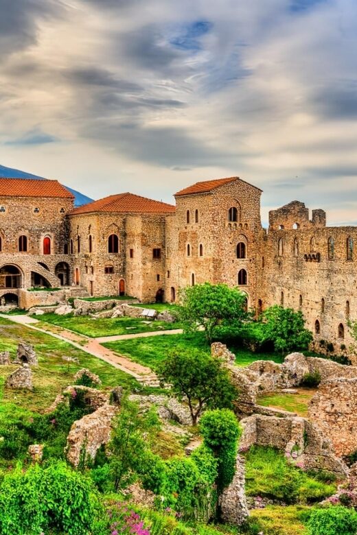 Follow the Spartans visit Diros Caves, gateway to underworld - What We Love About This Tour