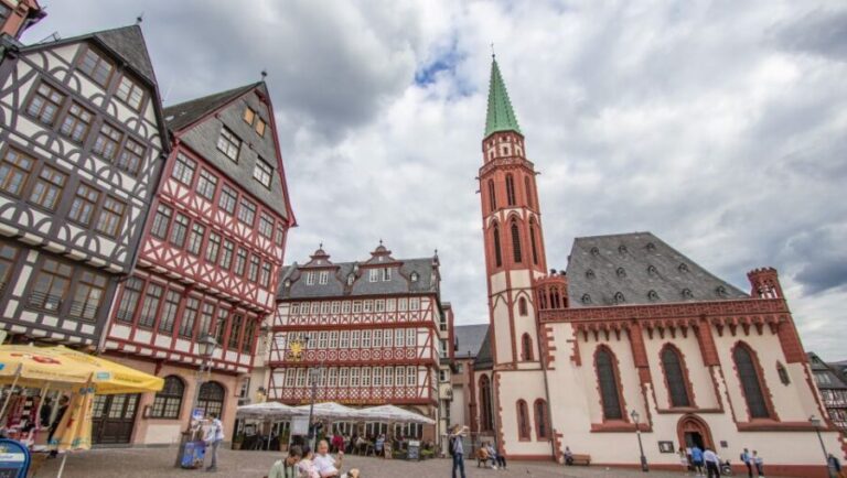 Frankfurt: Express Walk with a Local in 60 minutes - Key Points