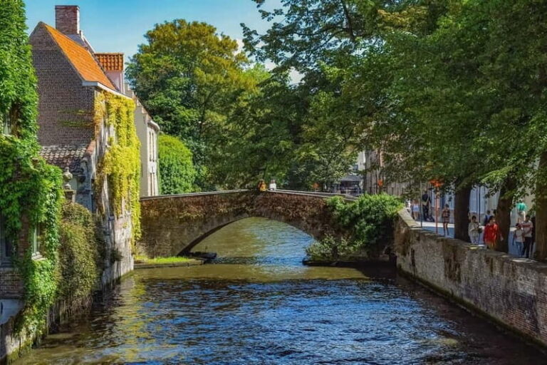From Amsterdam: Private Sightseeing Tour to Bruges - Who Should Consider This Tour?