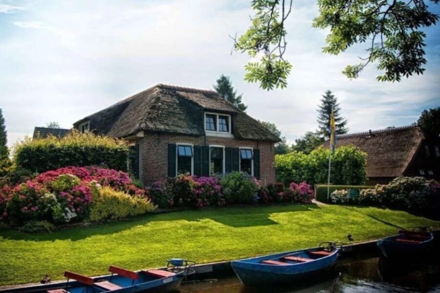 From Amsterdam: Private tour to Giethoorn with private boat - Analyzing the Value